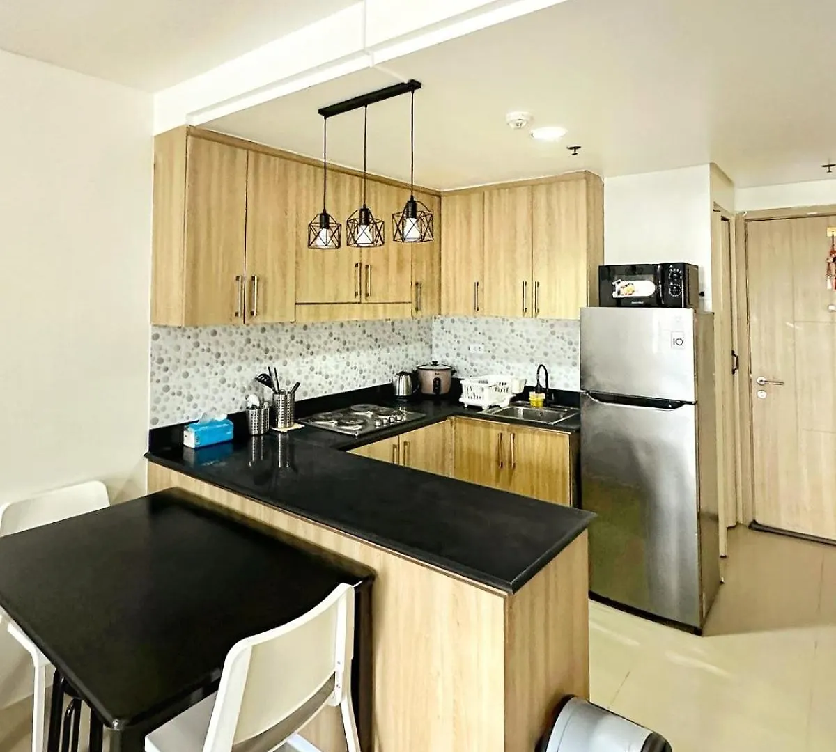 Apartahotel Shore Residences 2 Bedroom Near Naia Airport And Moa Manila