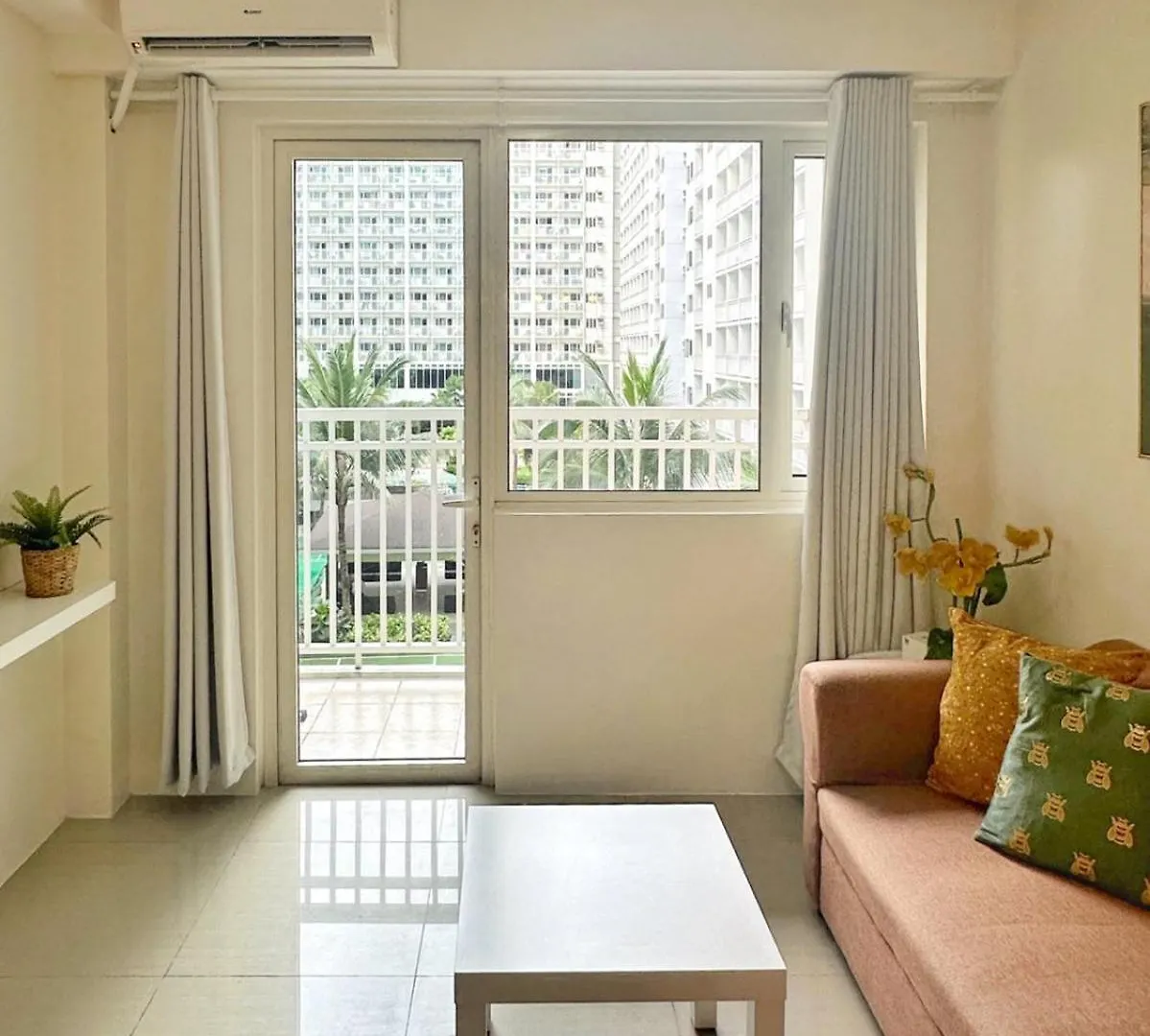 Shore Residences 2 Bedroom Near Naia Airport And Moa Manila
